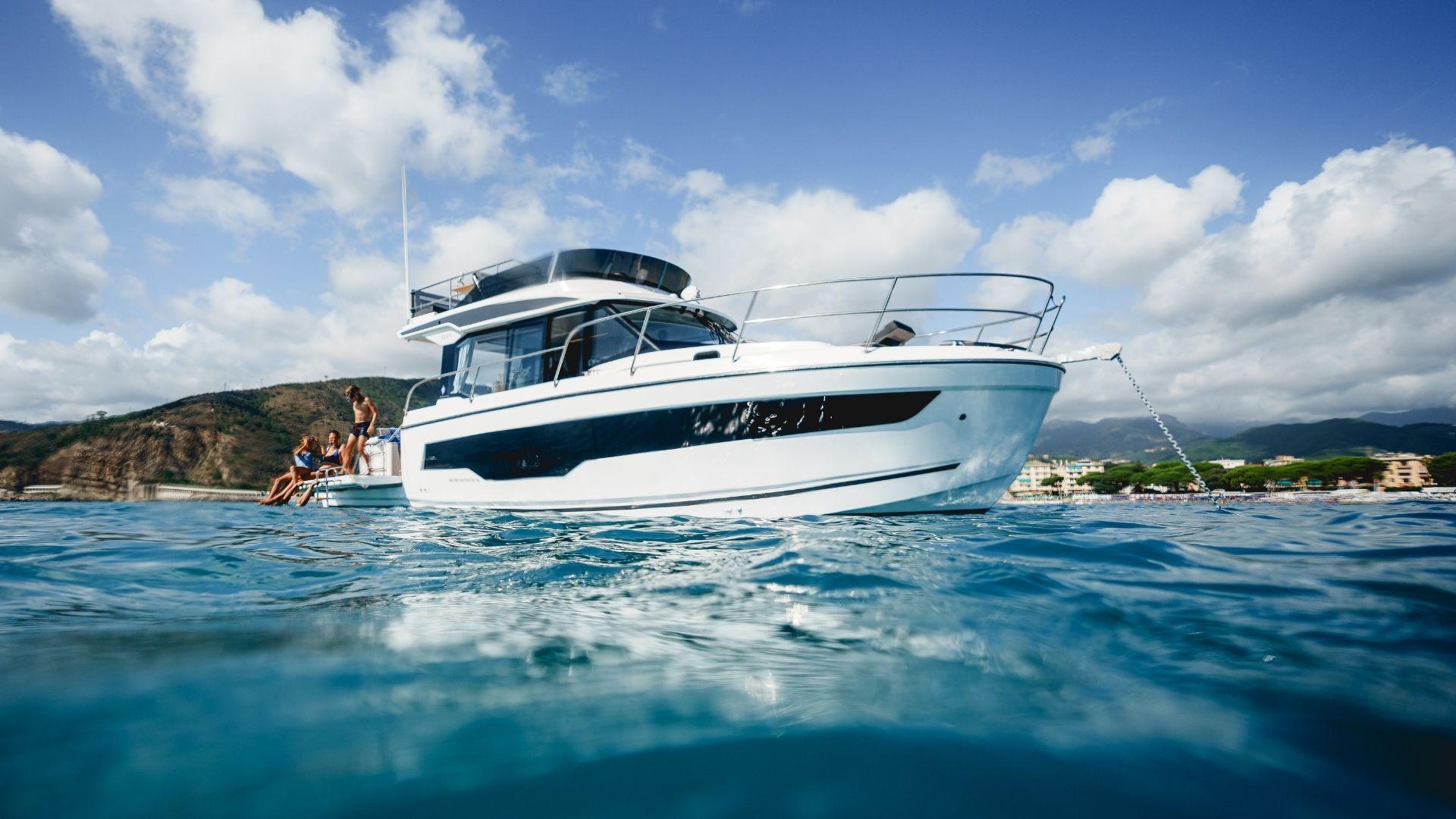 Yacht NC 1095 Fly