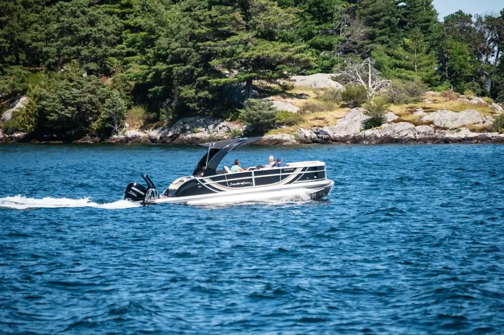 Bennington QX Series yacht review