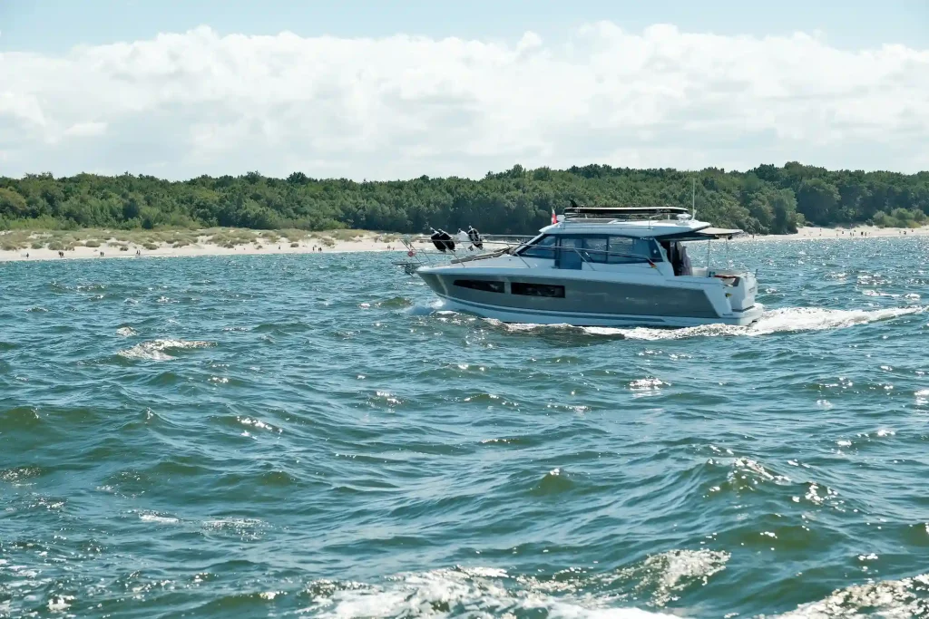 Jeanneau Leader 9 Review