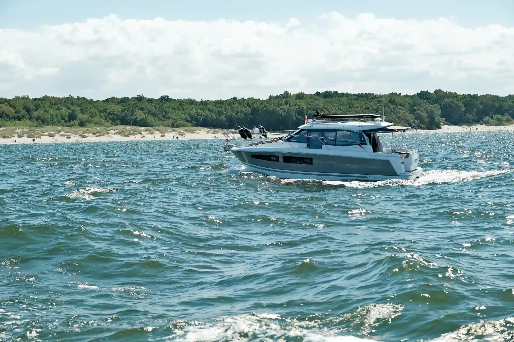 Jeanneau Leader 9 Review