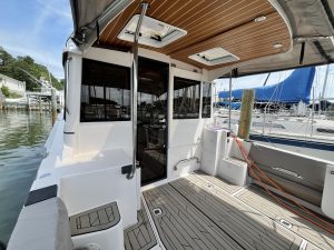 2023 Cutwater 32 Coupe
