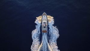 Bennington L Series boat